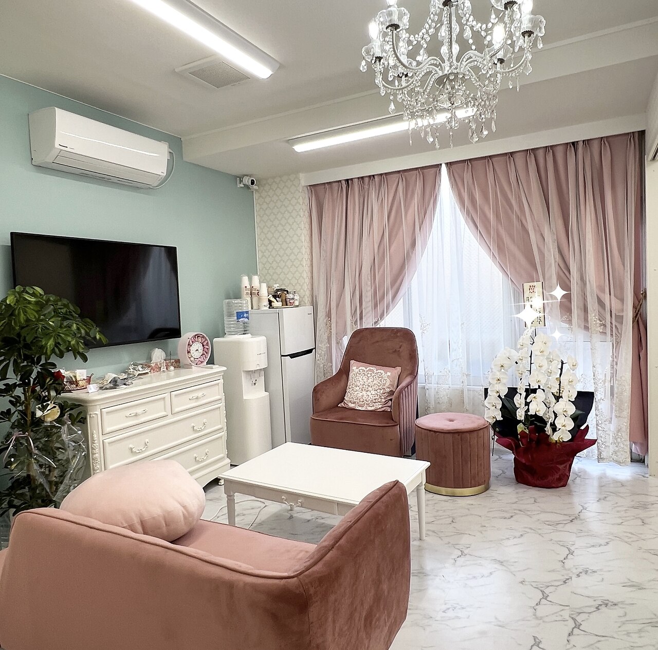 ジュエリー アンド ティアラ(Jewelry & Tiara)の紹介画像