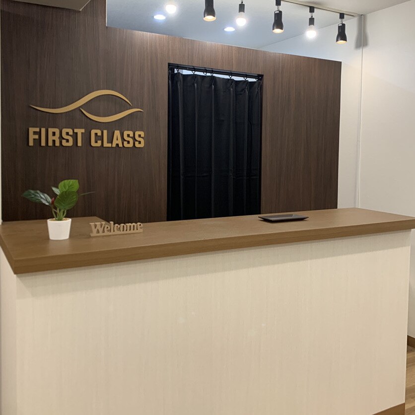 ファーストクラス(FIRST CLASS)の紹介画像