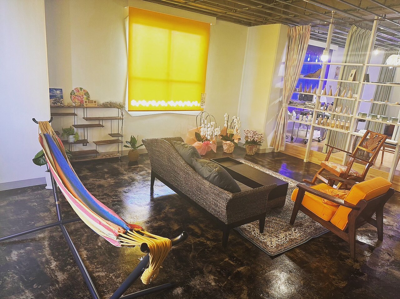 ナー ナーラ(naa-nala)の紹介画像