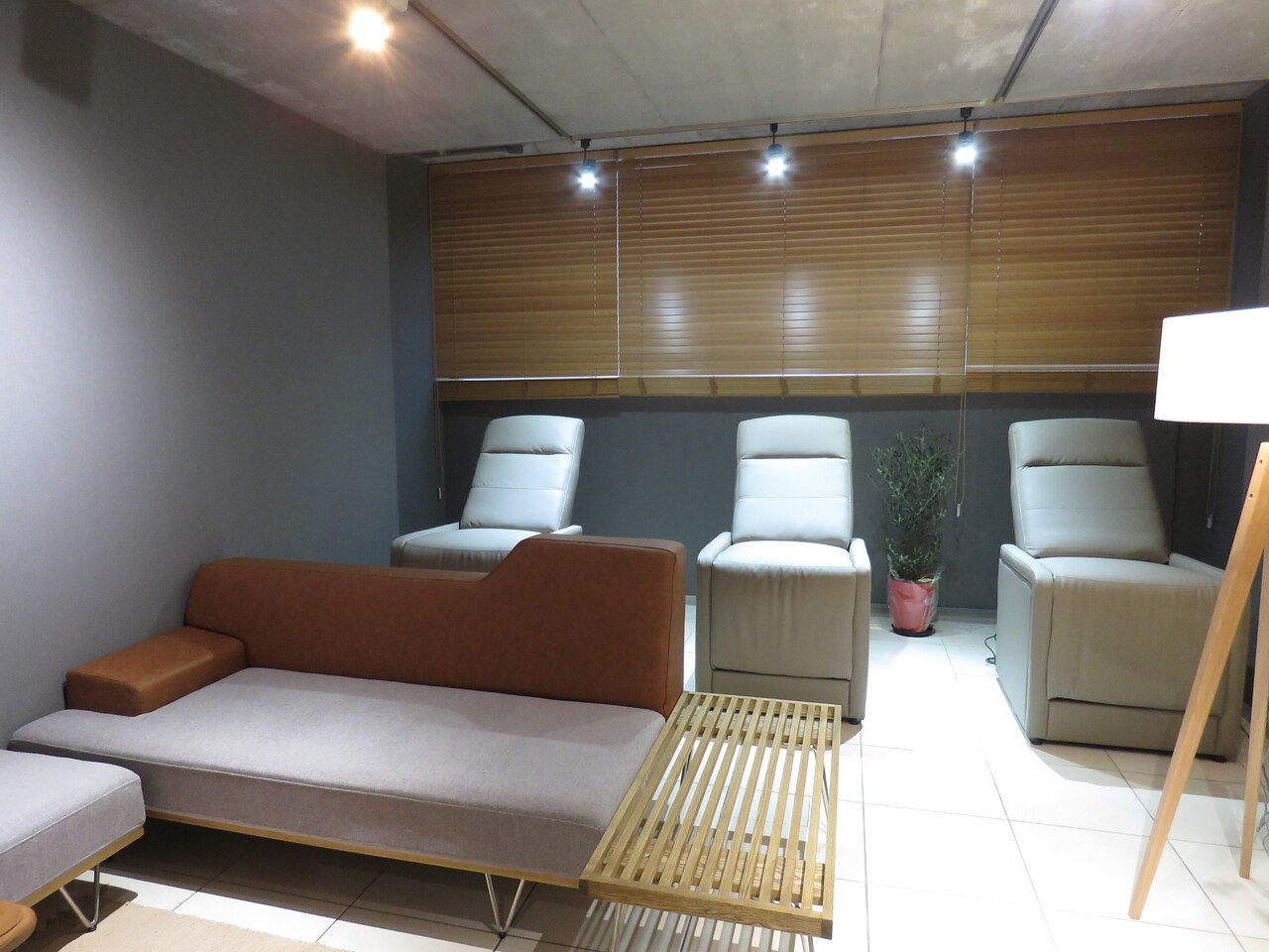 メンズロイヤル(Men's ROYAL)の紹介画像