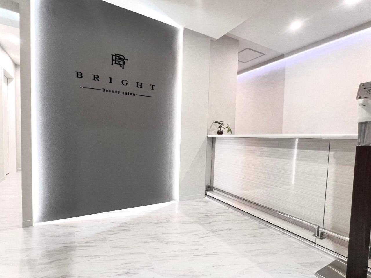 ブライト(BRIGHT)の紹介画像